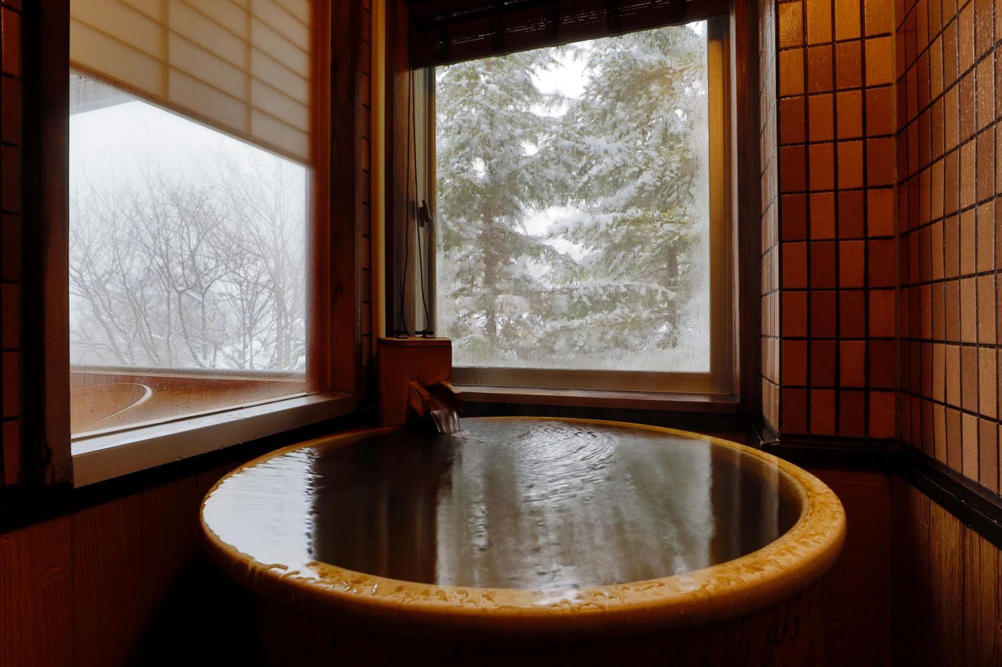 Miyama Ouan Kyoritsu Resort Takayama  Buitenkant foto A traditional Japanese onsen