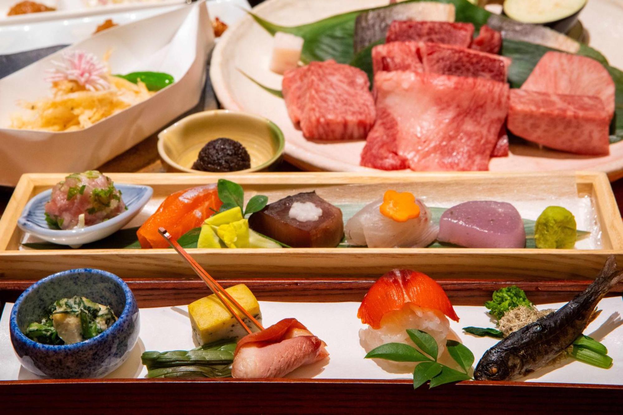 Miyama Ouan Kyoritsu Resort Takayama  Buitenkant foto A selection of Japanese dishes