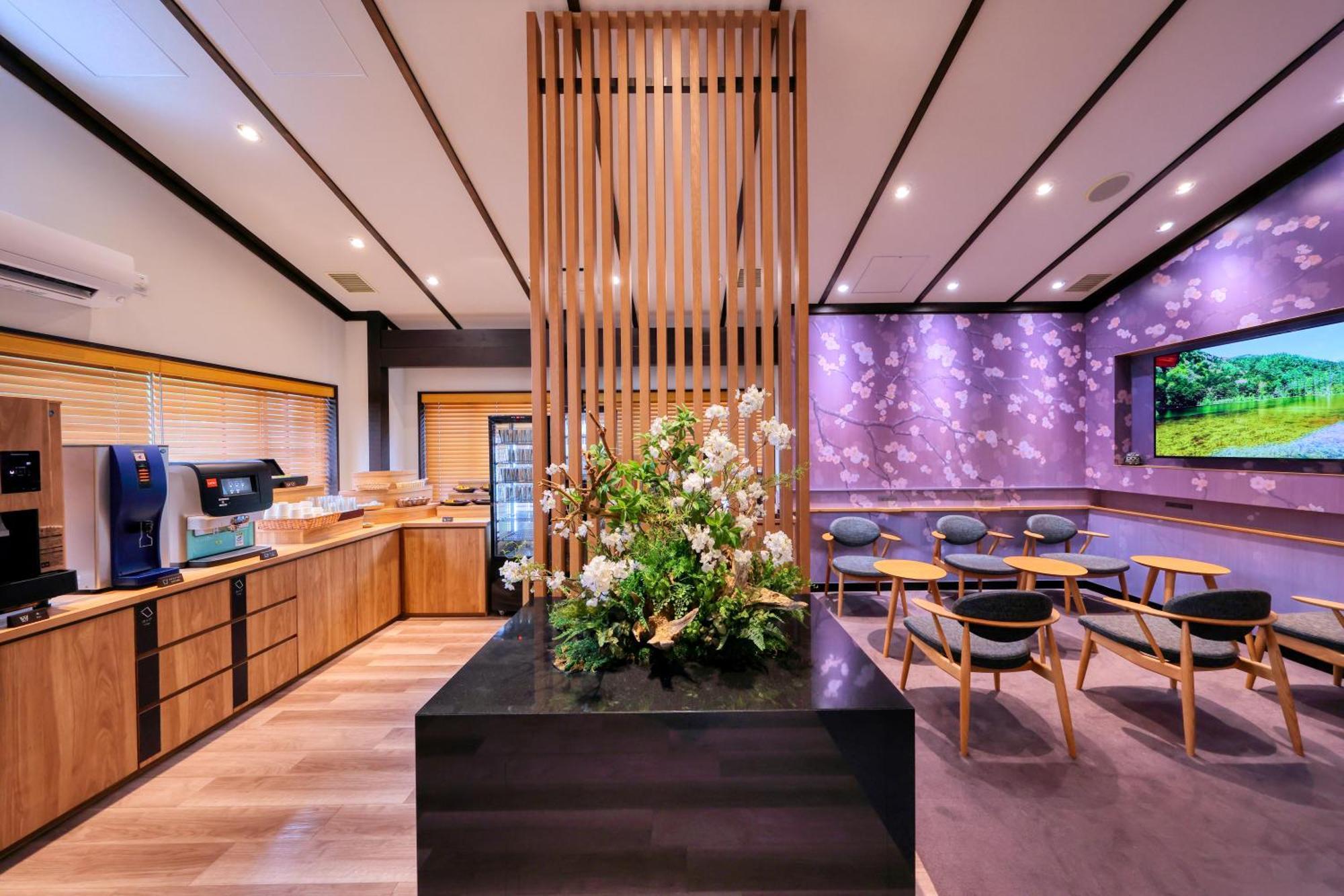 Miyama Ouan Kyoritsu Resort Takayama  Buitenkant foto Sakura Lounge at Tokyo Narita Airport