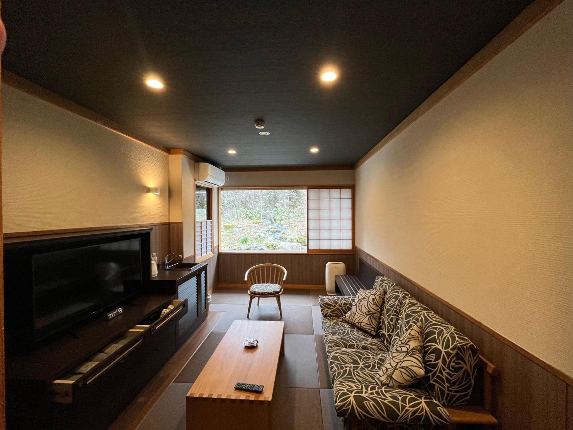 Miyama Ouan Kyoritsu Resort Takayama  Buitenkant foto A room at the Ryokan