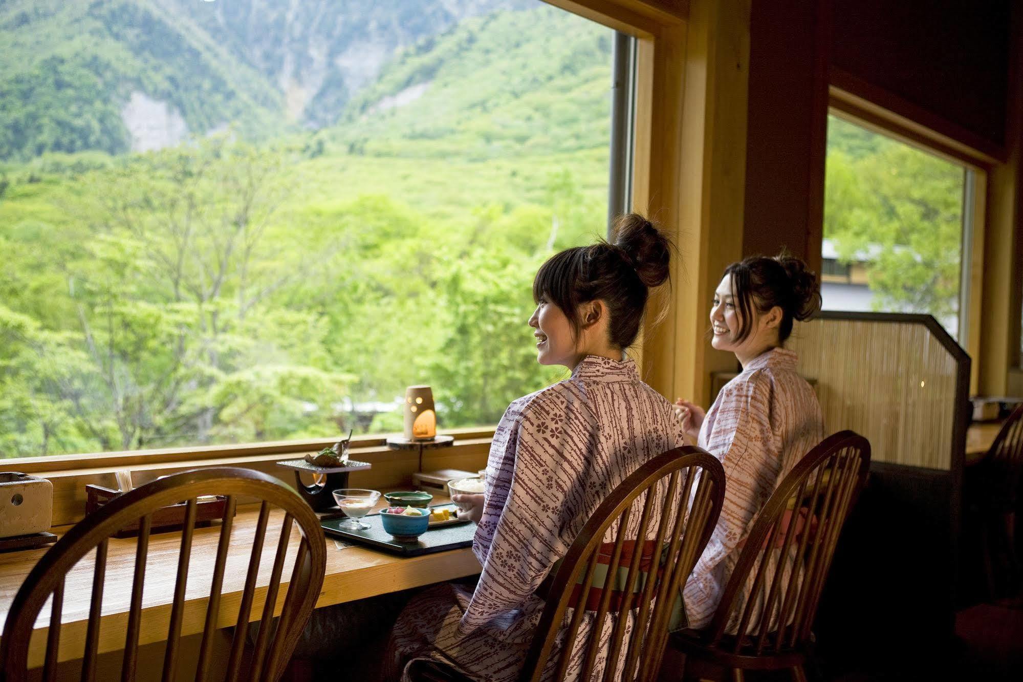 Miyama Ouan Kyoritsu Resort Takayama  Buitenkant foto A view from the dining room
